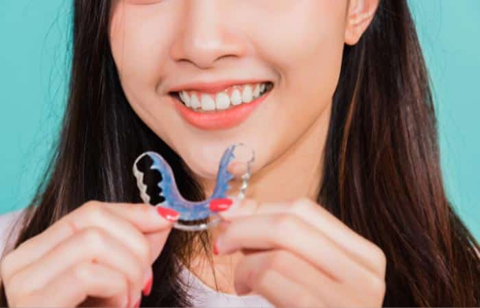 Invisalign is an increasingly popular orthodontic treatment– and with good reason! Invisalign allows wearers to straighten teeth discreetly and conveniently, with much fewer trips to the orthodontist.